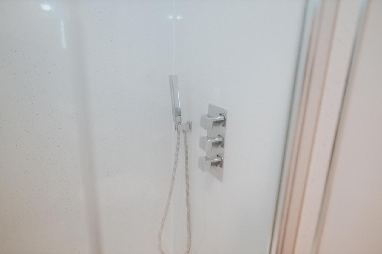 Luxury Modern 3 Bedroom Apartment In City Centre EDI Eksteriør billede